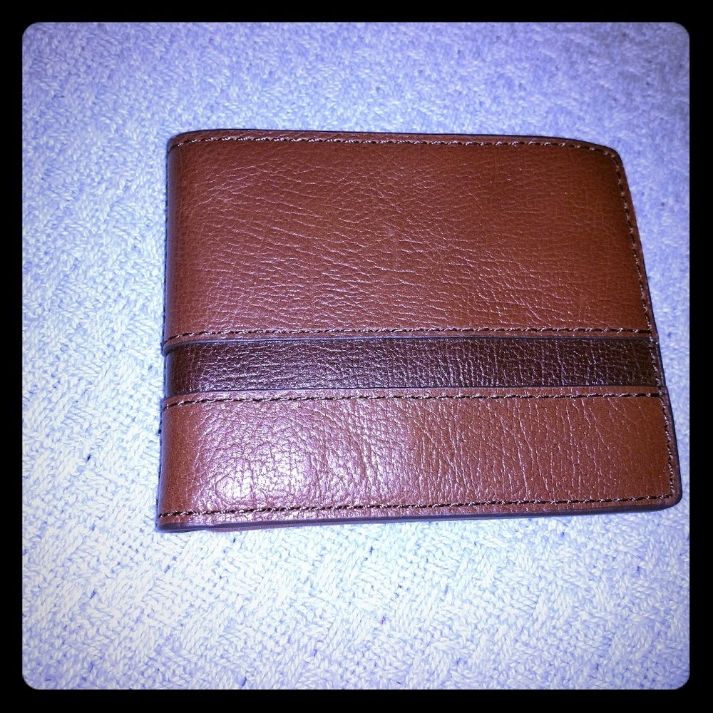 Men's Fossil Tri-fold Wallet with RFID protection.